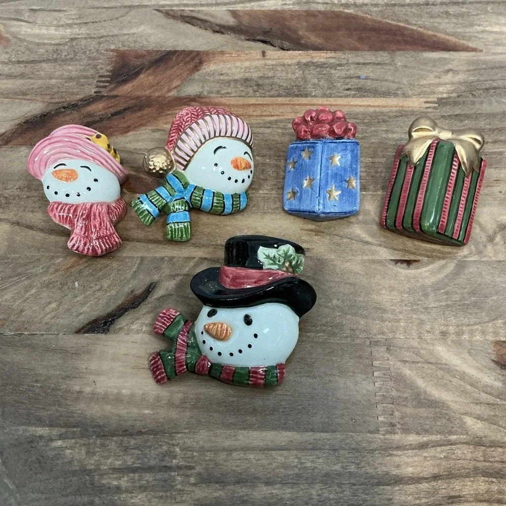 Fitz and Floyd Ceramic Snowman and Present Push Pins Set of‎ 5 Holiday Decor